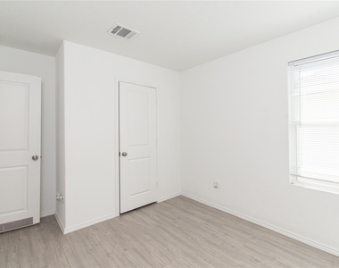 5812 San Geronimo - Photo Thumbnail 17