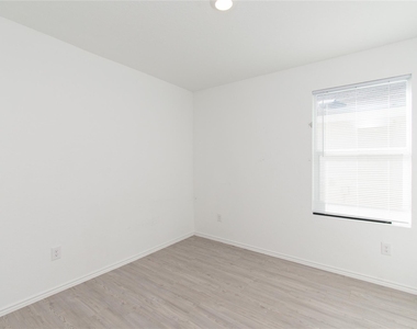 5812 San Geronimo - Photo Thumbnail 19