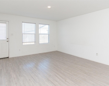 5812 San Geronimo - Photo Thumbnail 4