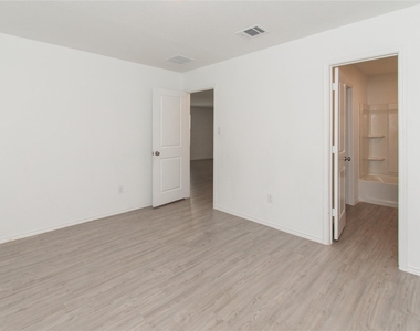 5812 San Geronimo - Photo Thumbnail 8