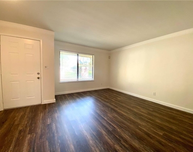 9535 Quail Village Ln - Photo Thumbnail 5