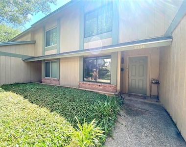 9535 Quail Village Ln - Photo Thumbnail 1
