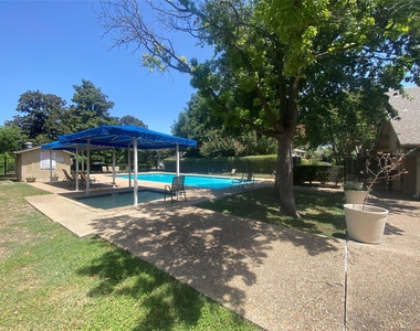 9535 Quail Village Ln - Photo Thumbnail 25