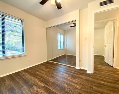 9535 Quail Village Ln - Photo Thumbnail 17