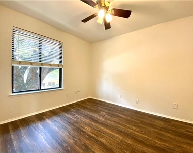 9535 Quail Village Ln - Photo Thumbnail 15