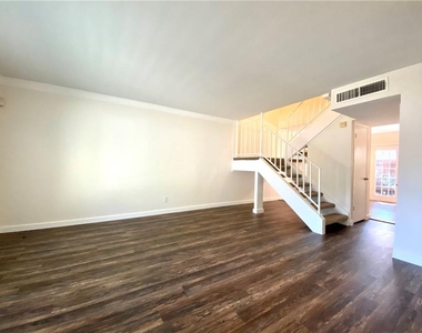 9535 Quail Village Ln - Photo Thumbnail 2