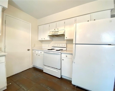 9535 Quail Village Ln - Photo Thumbnail 10