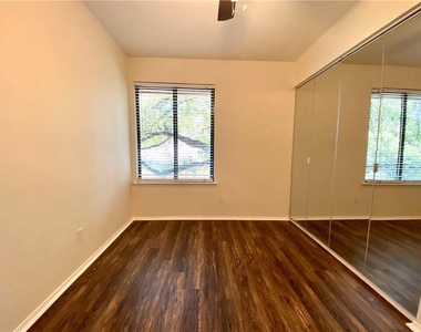 9535 Quail Village Ln - Photo Thumbnail 18