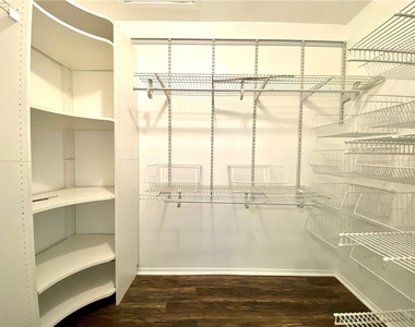 9535 Quail Village Ln - Photo Thumbnail 16