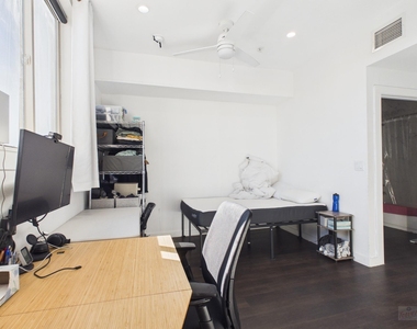 1010 W 26th St - Photo Thumbnail 2