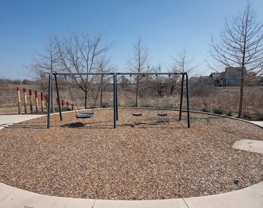 8301 Leroi Dr - Photo Thumbnail 23