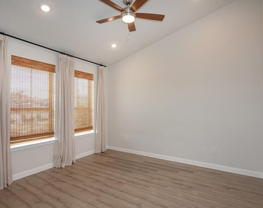 8301 Leroi Dr - Photo Thumbnail 2