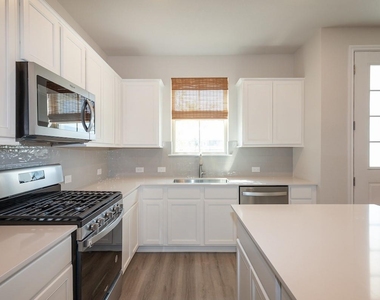8301 Leroi Dr - Photo Thumbnail 7