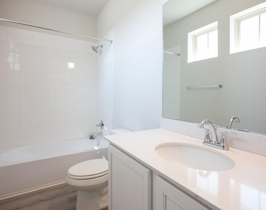 8301 Leroi Dr - Photo Thumbnail 18