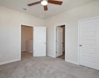 8301 Leroi Dr - Photo Thumbnail 14