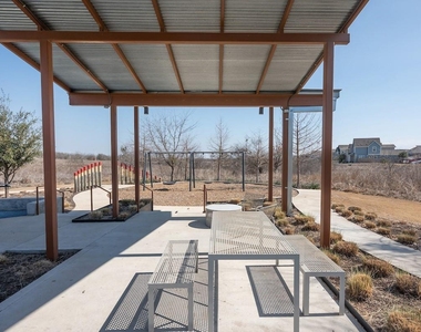 8301 Leroi Dr - Photo Thumbnail 22