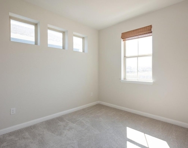 8301 Leroi Dr - Photo Thumbnail 17