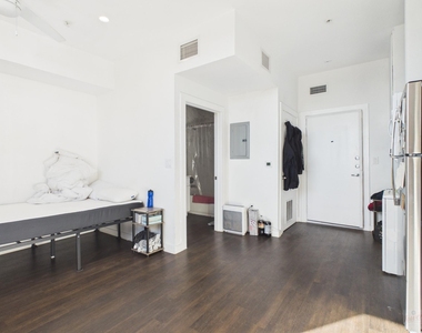 1010 W 26th St - Photo Thumbnail 3
