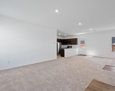 230 Gabbro Gdns - Photo Thumbnail 5