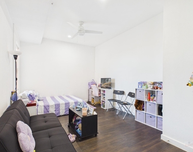 1010 W 26th St - Photo Thumbnail 3