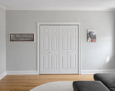 3610 N Claremont Avenue - Photo Thumbnail 6