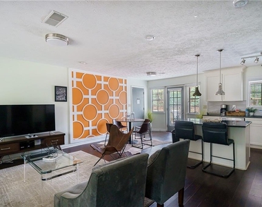 942 Cadencia Way Sw - Photo Thumbnail 6