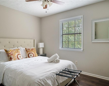 942 Cadencia Way Sw - Photo Thumbnail 18