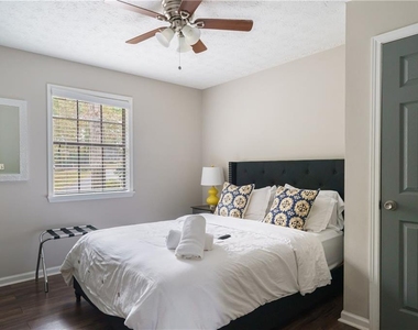 942 Cadencia Way Sw - Photo Thumbnail 17