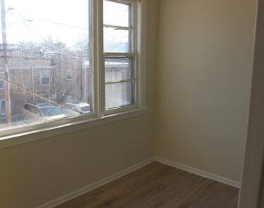 9119 La Crosse Avenue - Photo Thumbnail 7