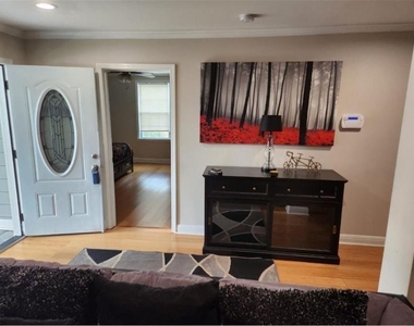 176 Racine Street Sw - Photo Thumbnail 1