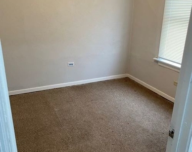 11809 S Lafayette Avenue - Photo Thumbnail 7
