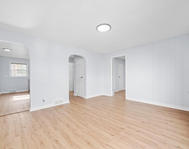420 Prospect Boulevard - Photo Thumbnail 5
