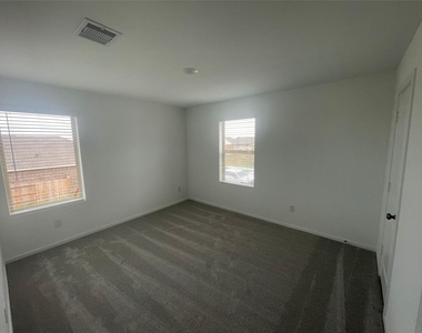 827 Rosewood Trail - Photo Thumbnail 7