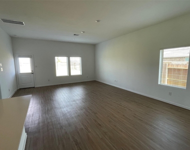 827 Rosewood Trail - Photo Thumbnail 1