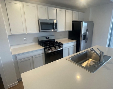 827 Rosewood Trail - Photo Thumbnail 2