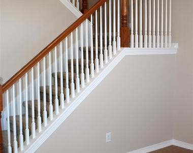 919 Sterling Creek Circle - Photo Thumbnail 4