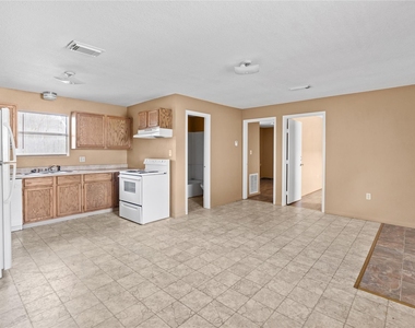 2200 Peach Avenue - Photo Thumbnail 8