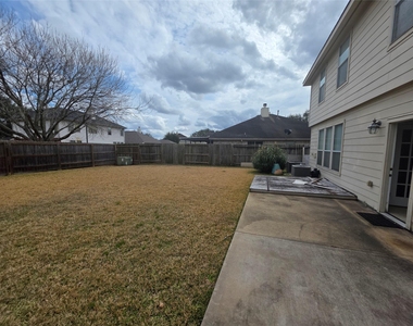 2715 Riverhollow Lane - Photo Thumbnail 49