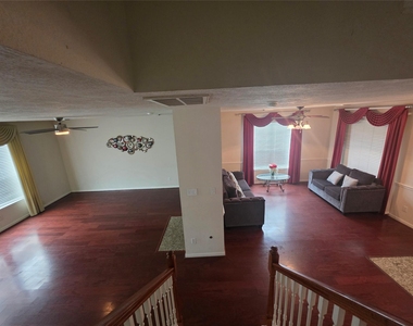 2715 Riverhollow Lane - Photo Thumbnail 43
