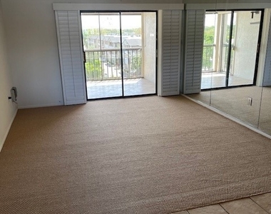 2121 Collier Avenue - Photo Thumbnail 6
