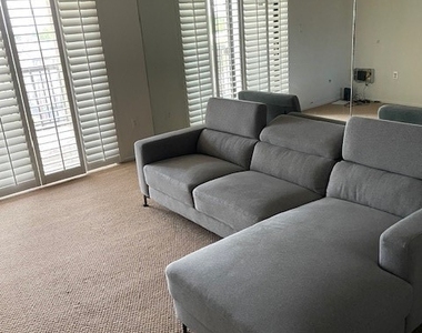 2121 Collier Avenue - Photo Thumbnail 9
