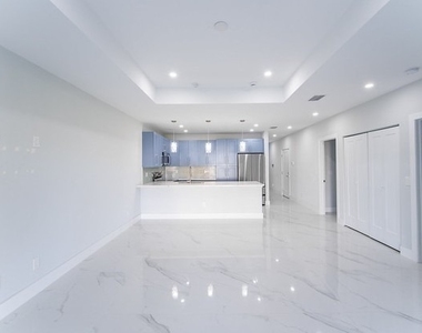 115 Milwaukee Boulevard - Photo Thumbnail 3