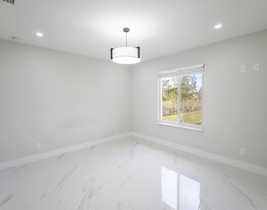 115 Milwaukee Boulevard - Photo Thumbnail 5