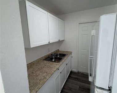 3033 2nd Street - Photo Thumbnail 8