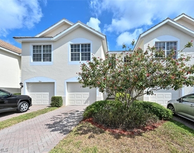 981 Hampton Circle - Photo Thumbnail 26