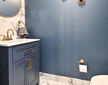 981 Hampton Circle - Photo Thumbnail 10