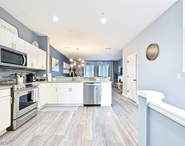 981 Hampton Circle - Photo Thumbnail 1