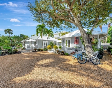 1375 Gordon Drive - Photo Thumbnail 1