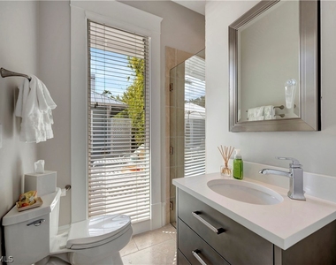 1375 Gordon Drive - Photo Thumbnail 32