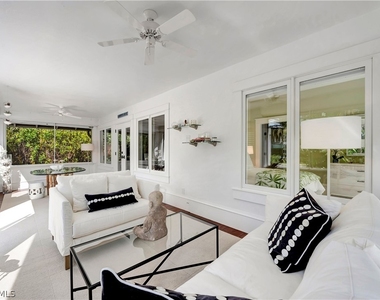 1375 Gordon Drive - Photo Thumbnail 3